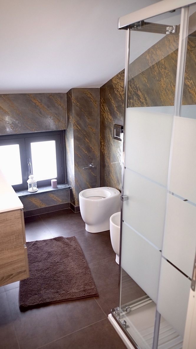Attic Home — Bagno 1