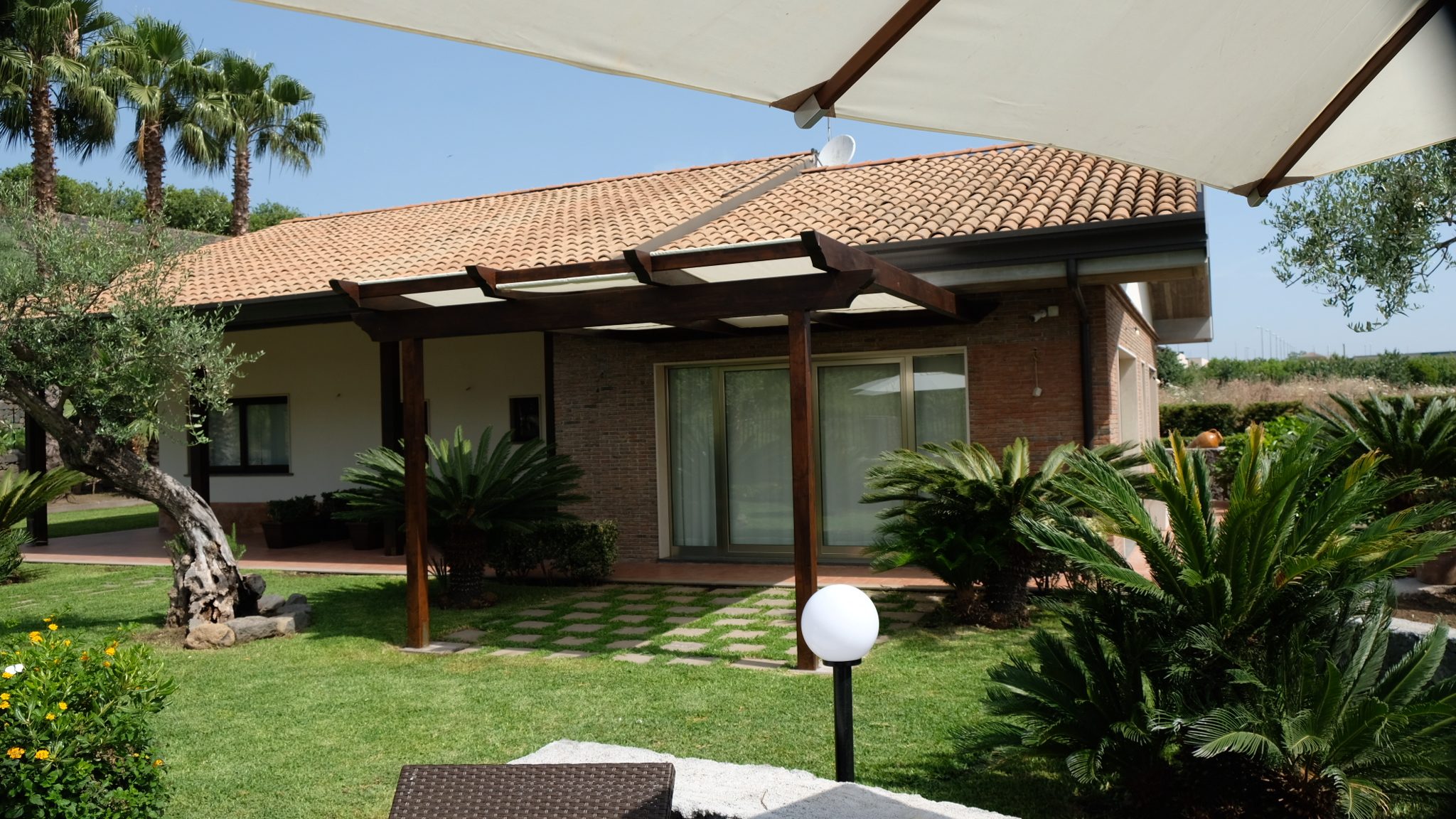 Acciaio Home — Esterni 3