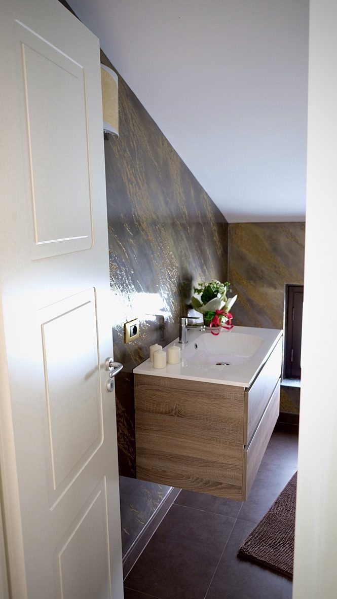 Attic Home — Bagno 2